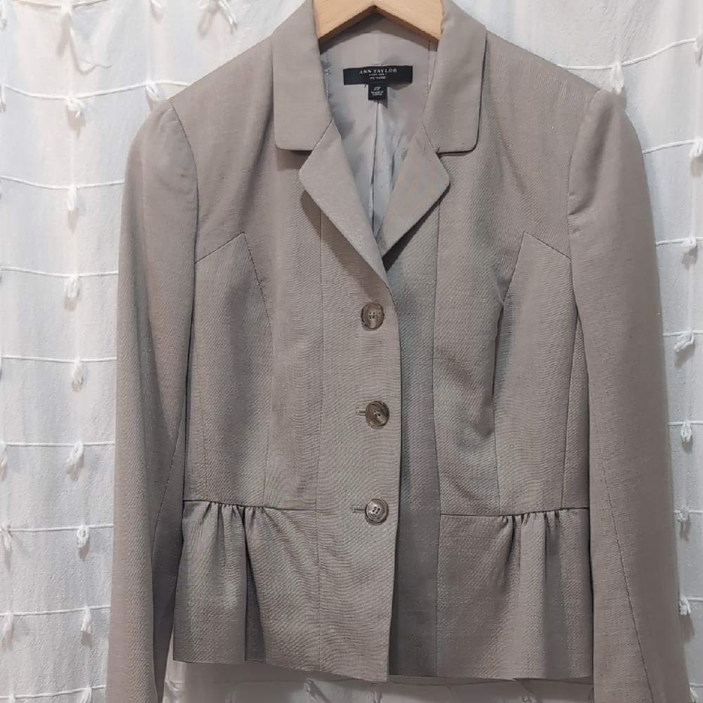 Ann Taylor Women's Beige Blazer